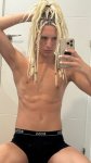 Hola, soy Chris, tengo 19 años y nací en Bulgaria. Soy una persona sociable, divertida y abierta a conocer gente nueva. Actualmente no dispongo de un lugar propio para quedar, pero me muevo donde sea.
